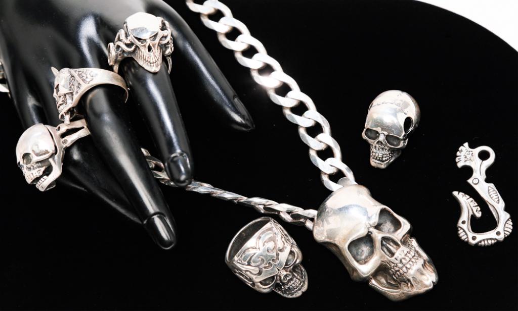 GROUP OF MENS BIKER JEWELRY - SOME STERLING. (1 of 3)