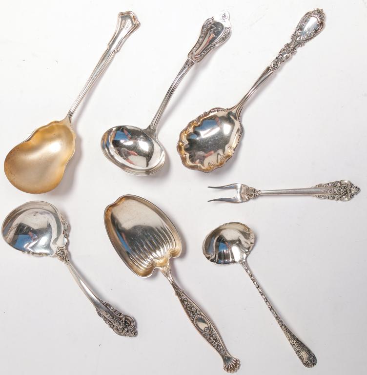 SEVEN AMERICAN STERLING SERVICE PIECES. (1 of 1)