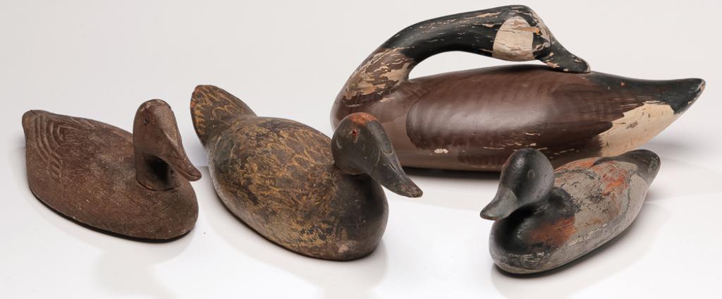 FOUR AMERICAN WORKING DECOYS. (1 of 3)