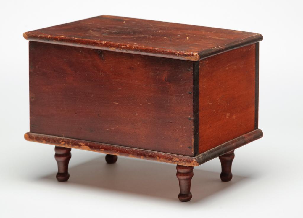 AMERICAN MINIATURE BLANKET CHEST. (1 of 6)
