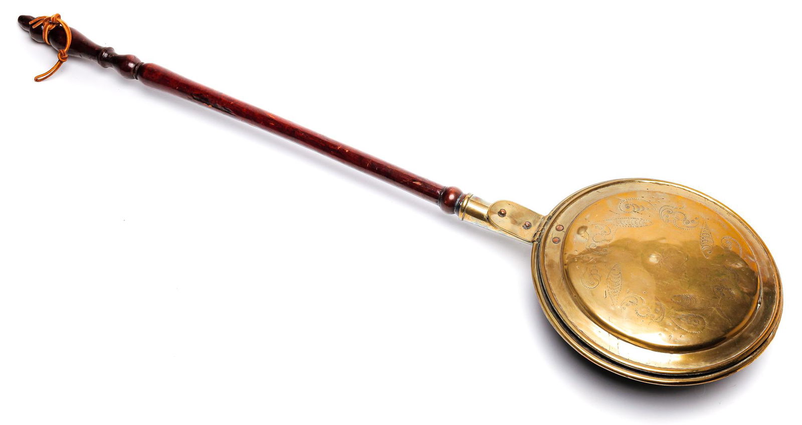 ENGLISH BRASS ENGRAVED BED WARMER. (1 of 4)