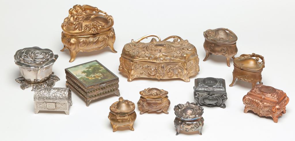 COLLECTION OF TRINKET BOXES. (1 of 2)