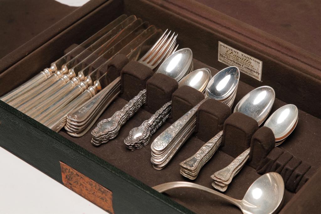 GROUP OF AMERICAN STERLING FLATWARE. (1 of 4)