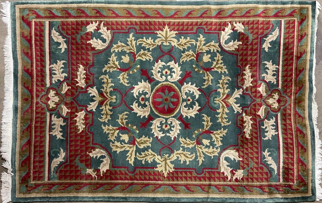 EUROPEAN ROOM SIZE RUG. (1 of 2)
