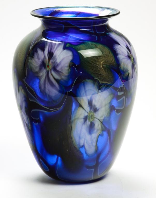 CHARLES LOTTON  ART GLASS VASE. (1 of 2)