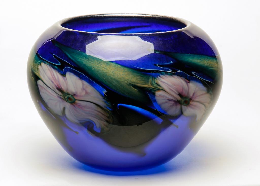 CHARLES LOTTON ART GLASS BOWL. (1 of 2)