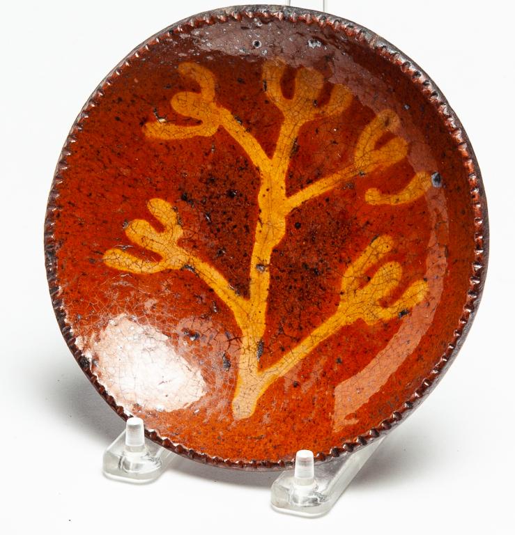 SMALL AMERICAN REDWARE PIE PLATE. (1 of 2)