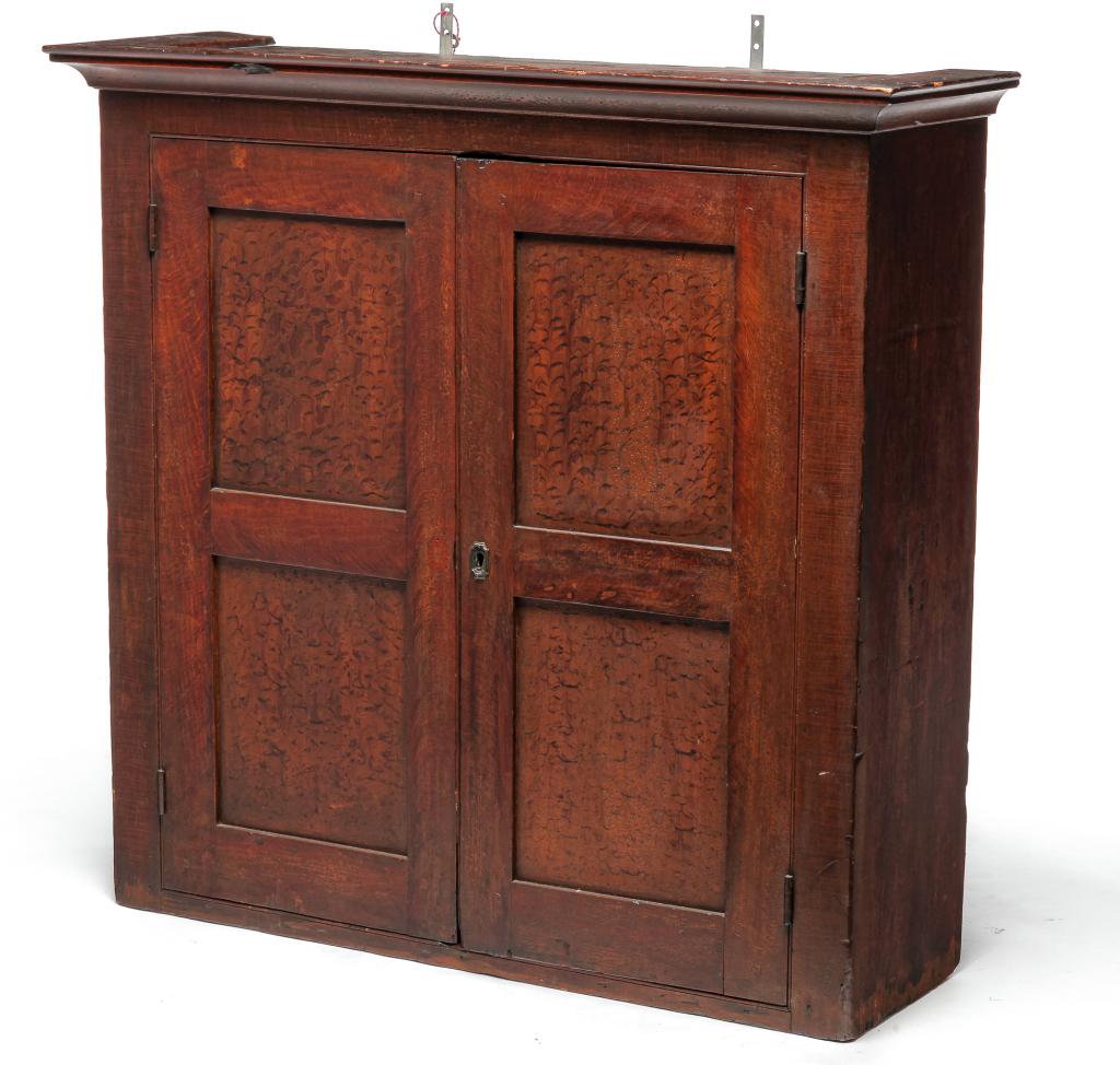 AMERICAN DECORATED CUPBOARD TOP. (1 of 5)