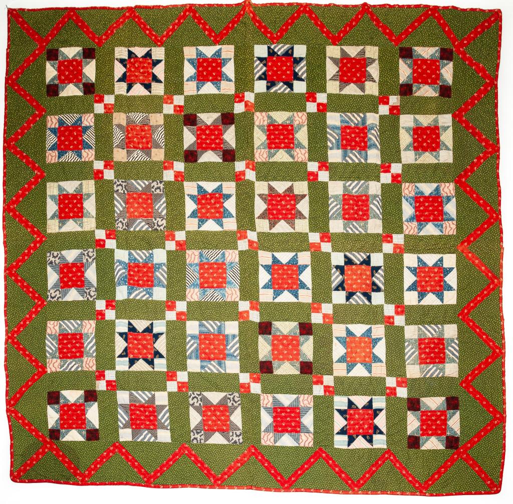 AMERICAN PIECED QUILT. (1 of 3)