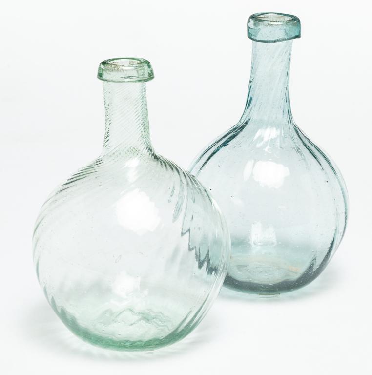 TWO AMERICAN SMALL BLOWN GLASS BOTTLES. (1 of 3)