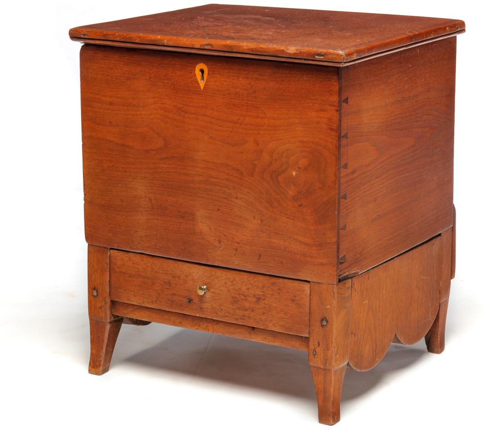 AMERICAN FEDERAL TABLE TOP CELLARETTE. (1 of 4)