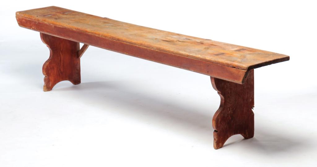 AMERICAN COUNTRY BENCH. (1 of 3)
