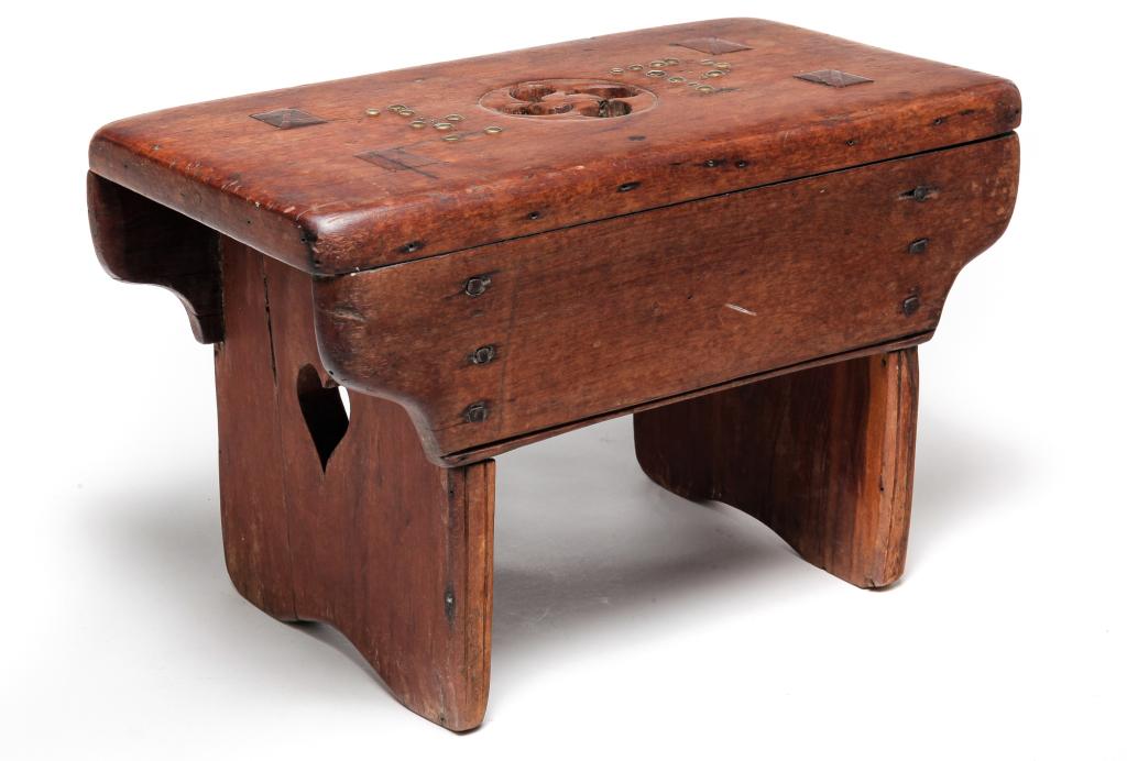 AMERICAN FOOTSTOOL. (1 of 5)