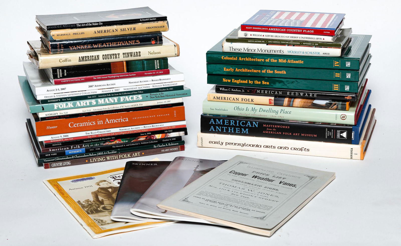 GROUP OF ANTIQUES REFERENCE BOOKS AND CATALOGUES. (1 of 3)