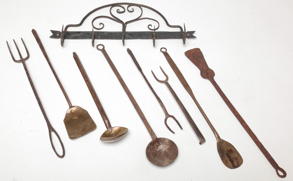 AMERICAN WROUGHT IRON RACK AND UTENSILS. (1 of 4)