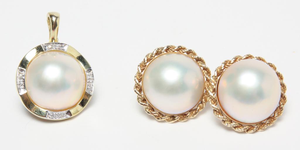 MABE PEARL EARRINGS & ENHANCER PENDANT. (1 of 5)