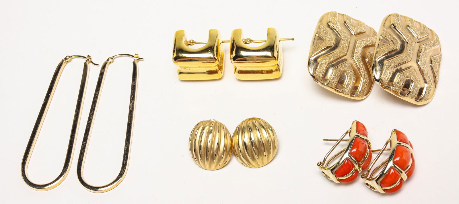 FIVE PAIRS 14 KARAT YELLOW GOLD EARRINGS. (1 of 9)