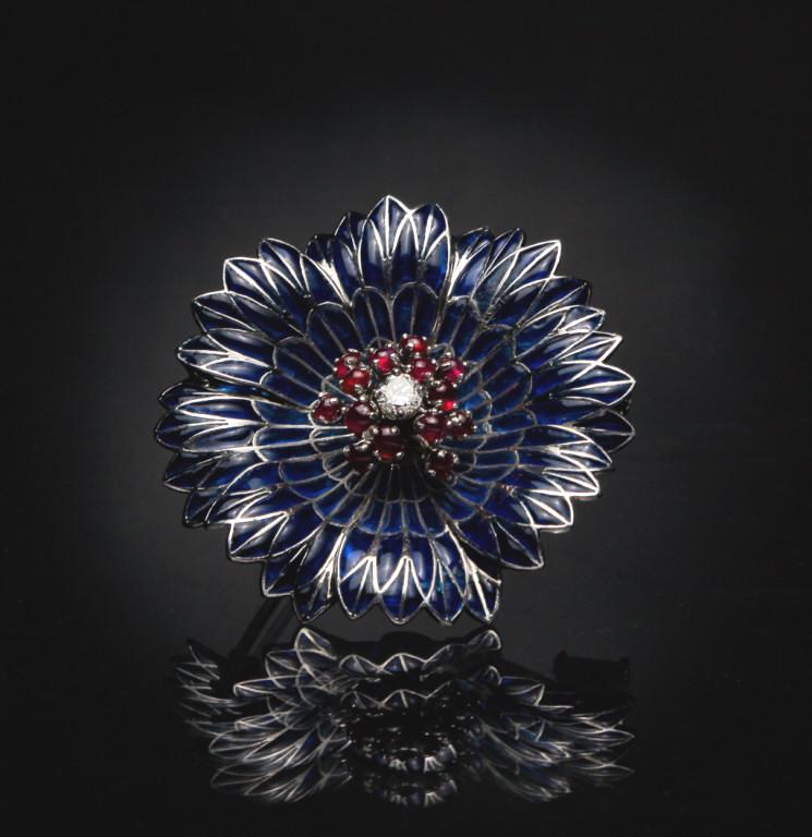 FRENCH PLIQUE-A-JOUR FLOWER BROOCH. (1 of 2)