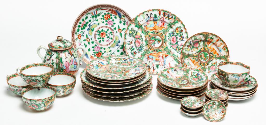 GROUP OF CHINESE ROSE MEDALLION. (1 of 4)