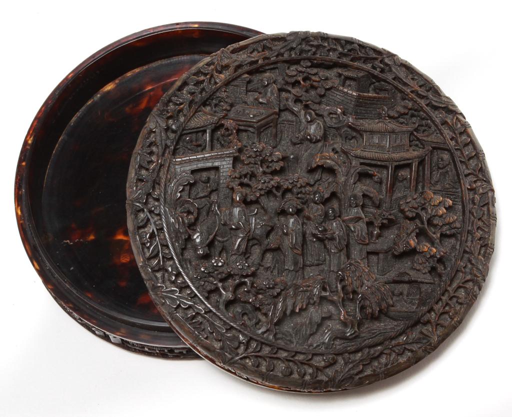 CHINESE CARVED TORTOISE SHELL BOX. (1 of 3)
