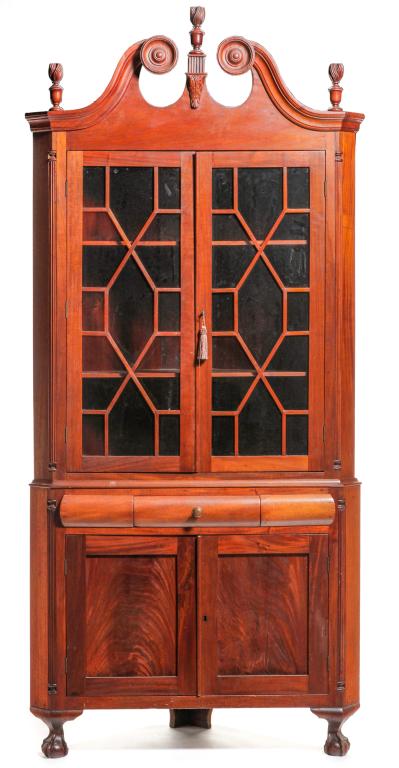 AMERICAN CHIPPENDALE STYLE CORNER CUPBOARD. (1 of 7)