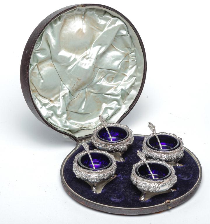 BOXED SET OF FOUR ENGLISH SILVER SALTS. (1 of 5)