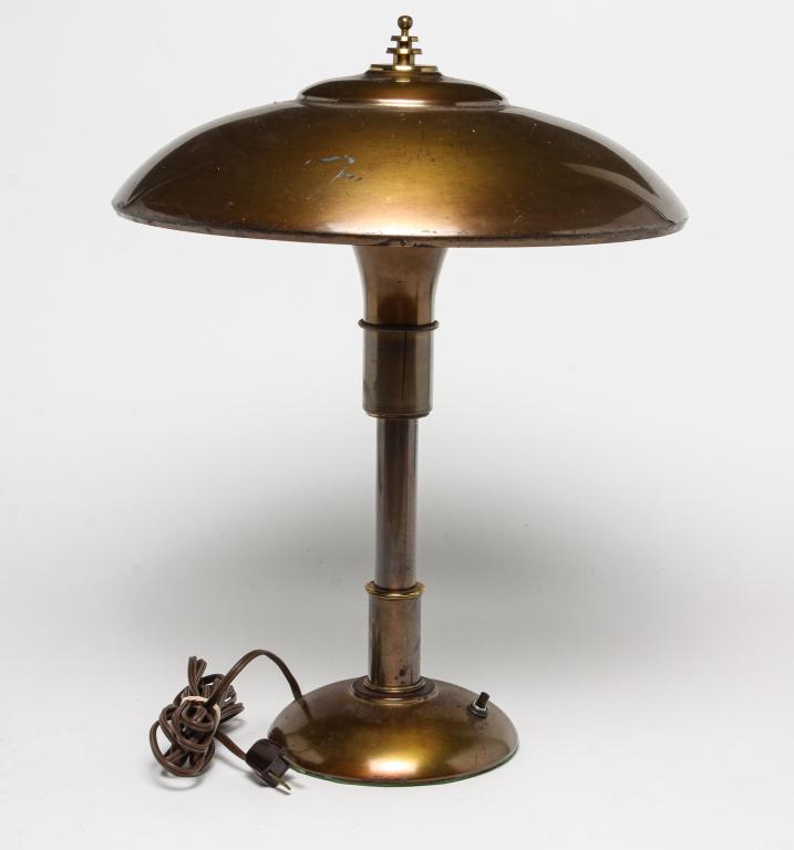 AMERICAN BRASS INDUSTRIAL TABLE LAMP. (1 of 6)