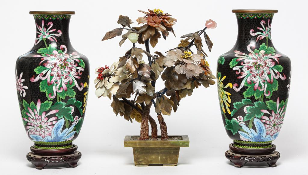 PAIR OF CLOISONNE VASES AND CARVED GARNITURE. (1 of 7)