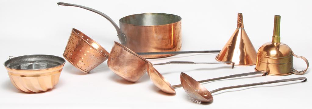 EIGHT COPPER UTENSILS AND PANS. (1 of 6)