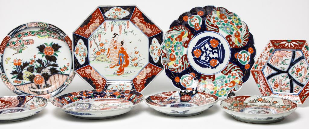 EIGHT  JAPANESE IMARI PLATES AND BOWLS. (1 of 6)