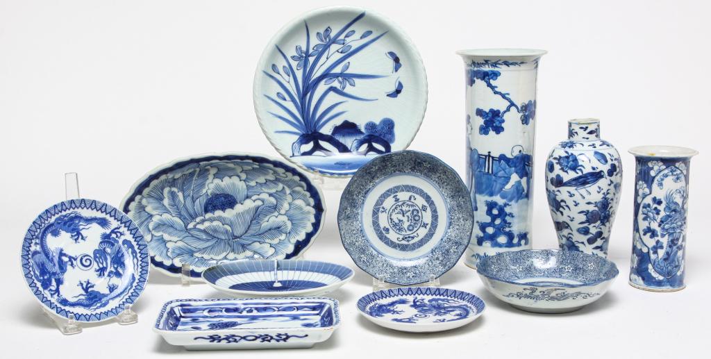 GROUP OF BLUE AND WHITE CHINESE PORCELAIN. (1 of 8)