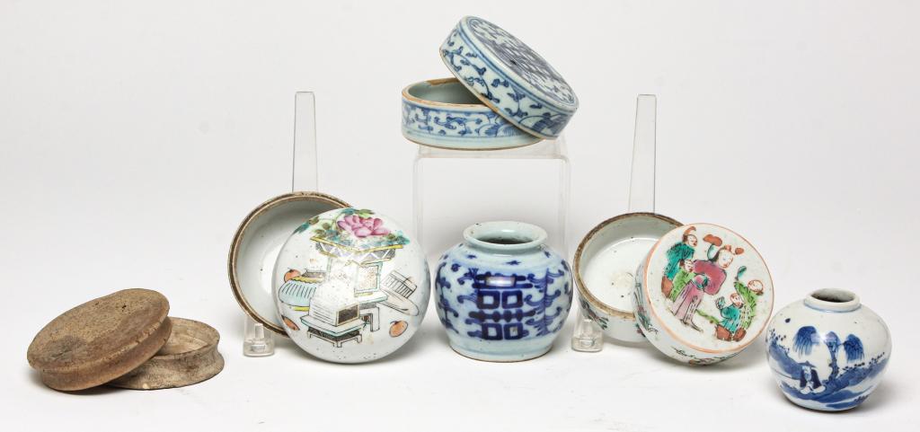 SIX PIECES OF CHINESE POTTERY INCLUDING BOXES. (1 of 4)