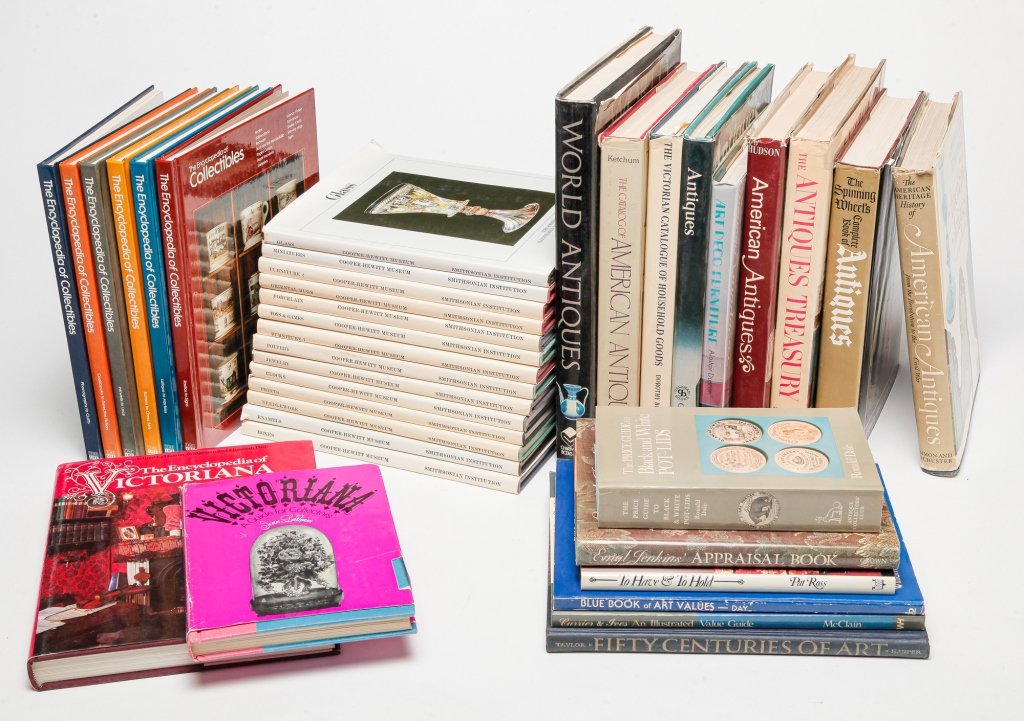 LARGE GROUP OF GENERAL REFERENCE BOOKS. (1 of 10)