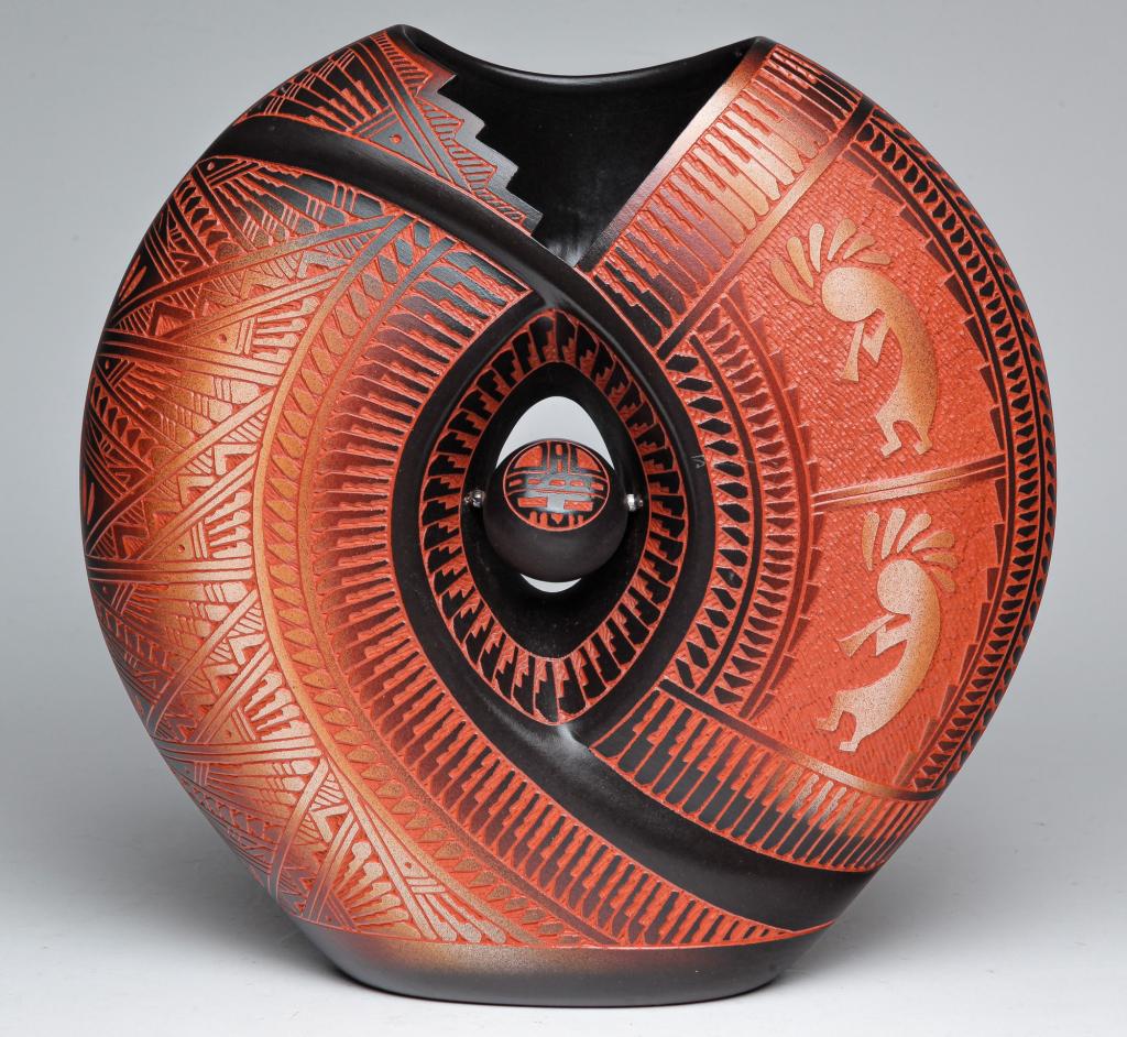 J.R. DIANE ARAGON ACOMA-LAGUNA PUEBLO VASE. (1 of 4)