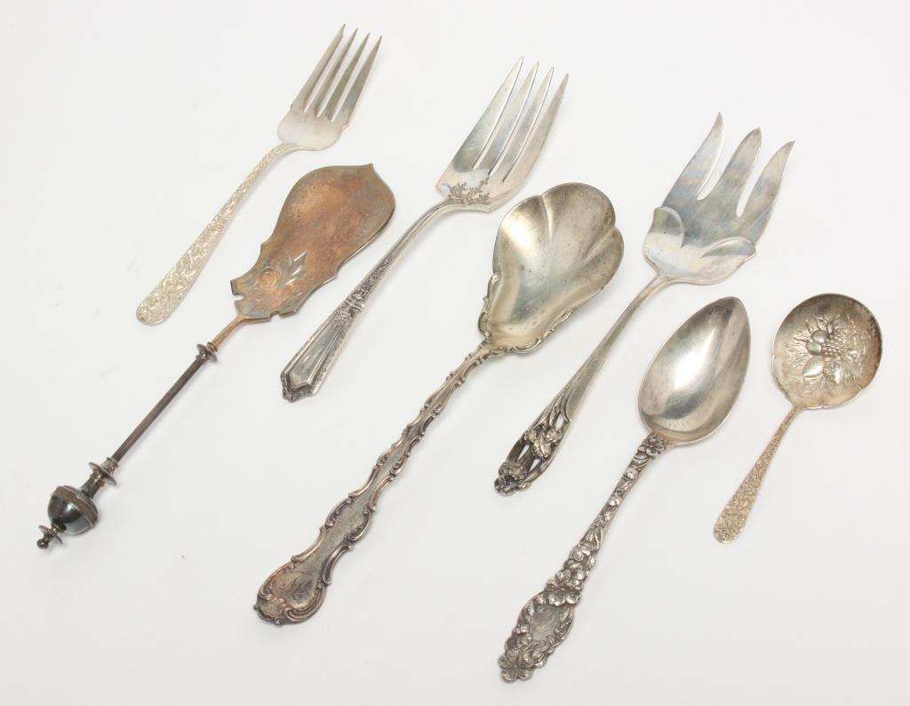 SEVEN AMERICAN STERLING SERVING PIECES. (1 of 5)