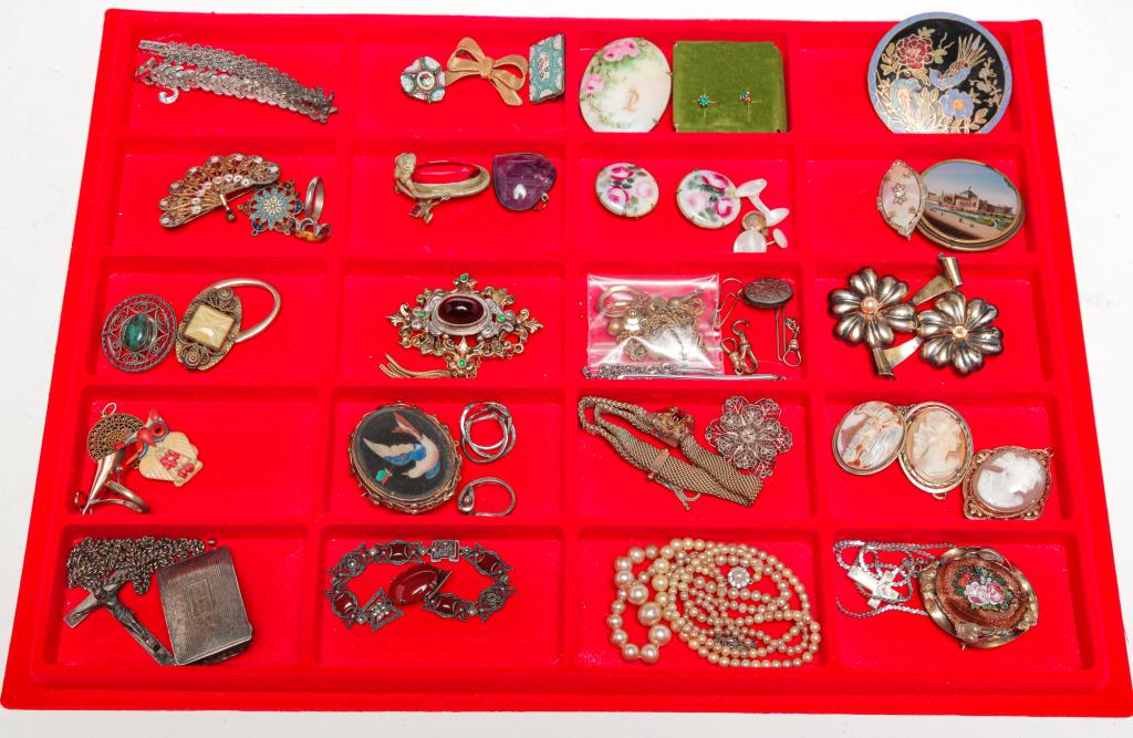 GROUP OF ANTIQUE & VINTAGE JEWELRY - SOME STERLING (1 of 5)