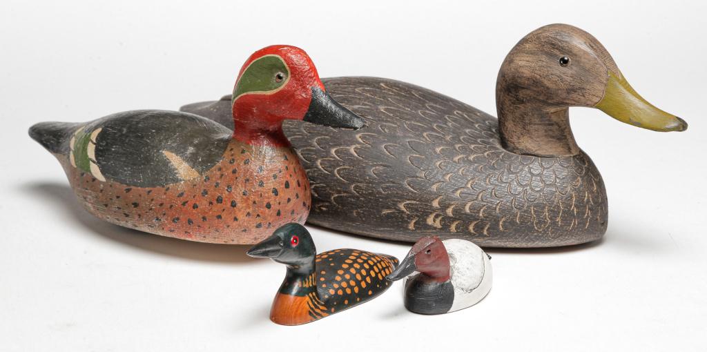 FOUR AMERICAN DUCK DECOYS. (1 of 4)