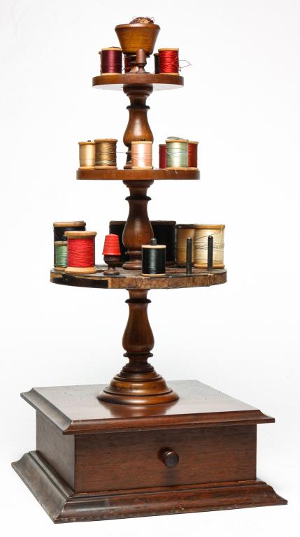 AMERICAN SEWING CADDY. (1 of 5)