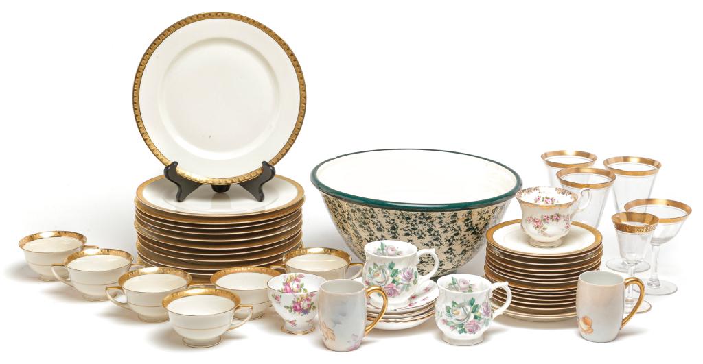 GROUP OF CHINA AND STEMWARE. (1 of 4)