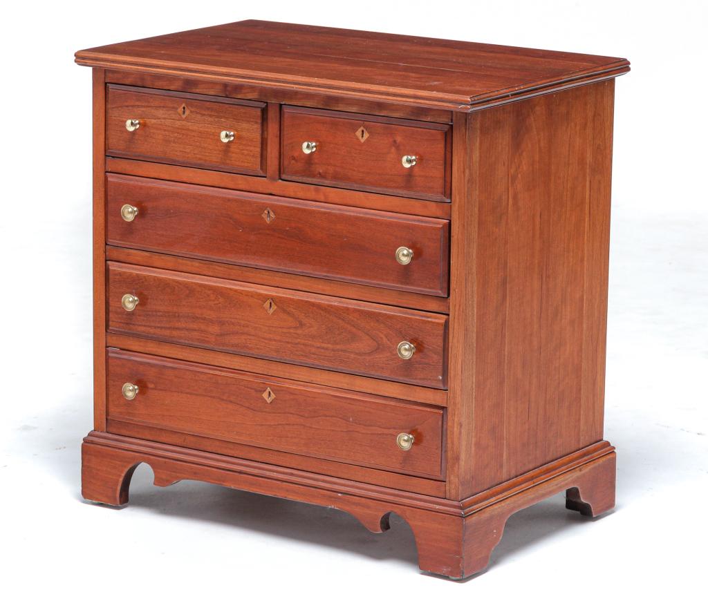 AMERICAN PERMACRAFT MINIATURE CHEST. (1 of 5)