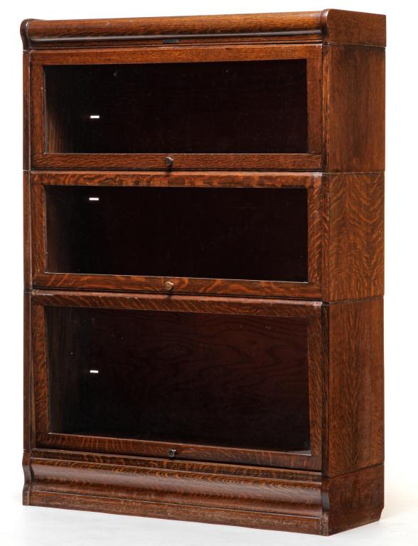 AMERICAN LUNDSTROM THREE-SECTION BOOKCASE. (1 of 4)