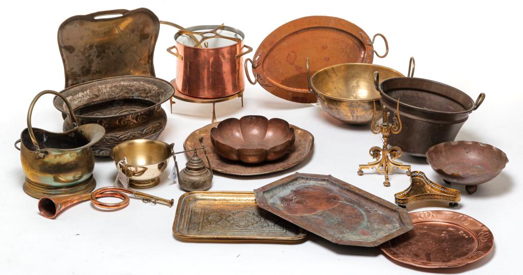 GROUP OF MOSTLY EUROPEAN BRASS AND COPPER. (1 of 3)