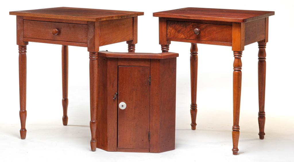 THREE PIECES OF AMERICAN COUNTRY FURNITURE. (1 of 5)