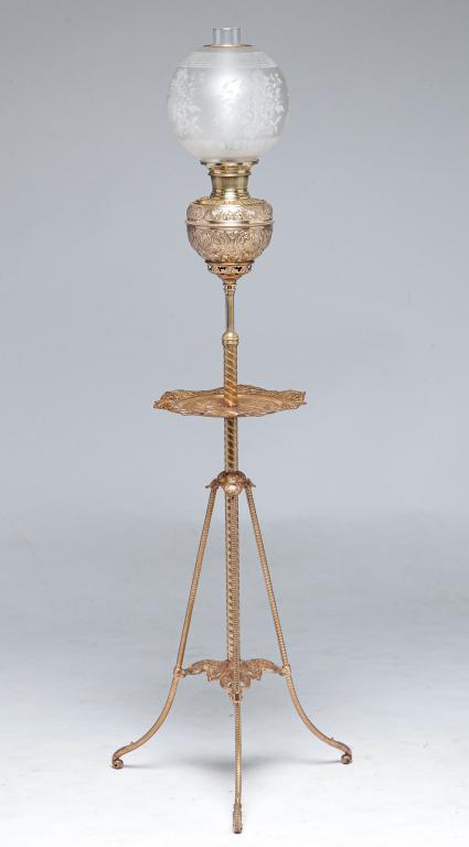 AMERICAN BRADLEY AND HUBBARD ORGAN LAMP. (1 of 5)