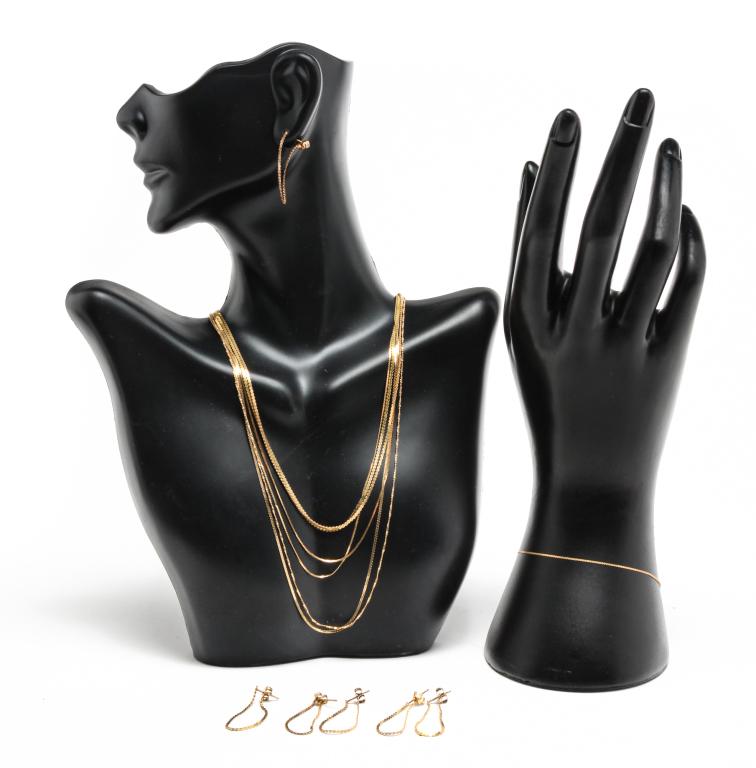 GROUP OF 14K YELLOW GOLD CHAINS. (1 of 5)