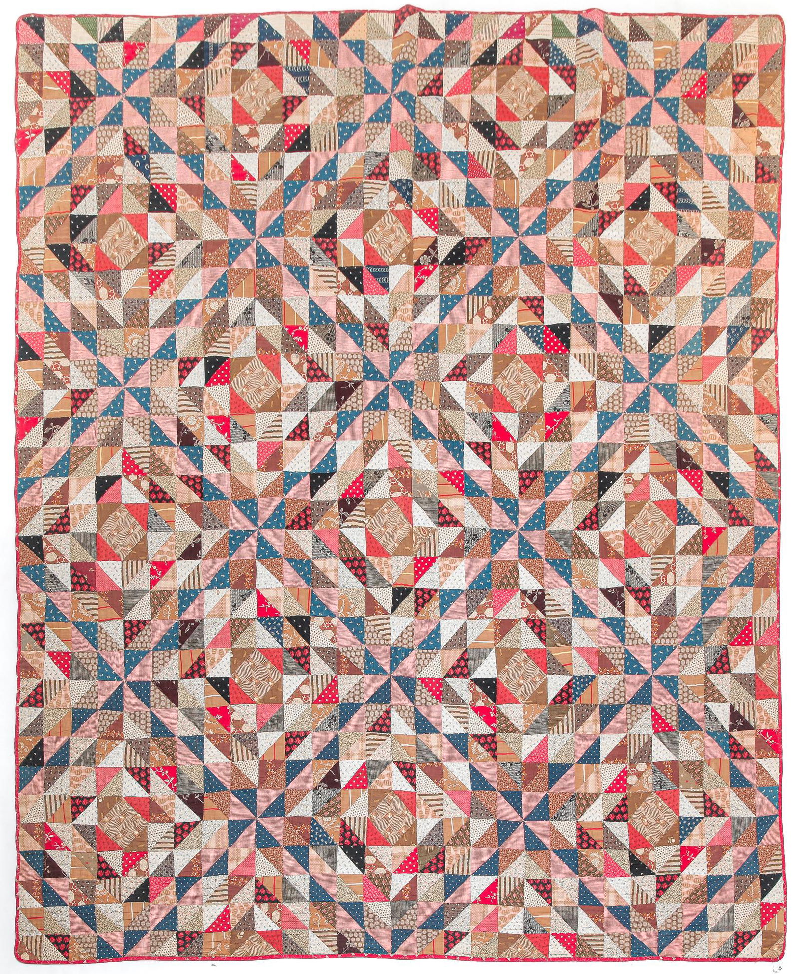 AMERICAN "OCEAN WAVES" PATTERN QUILT. (1 of 2)