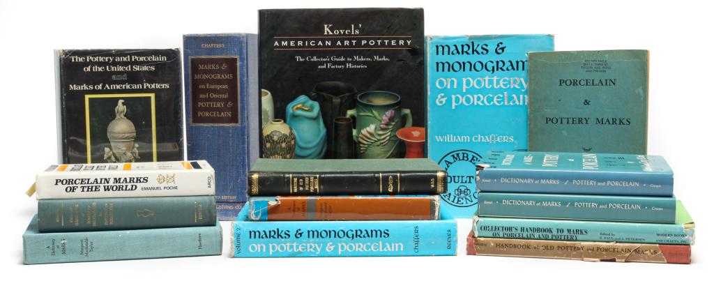 BOOKS ON POTTERY AND PORCELAIN MARKS. (1 of 6)
