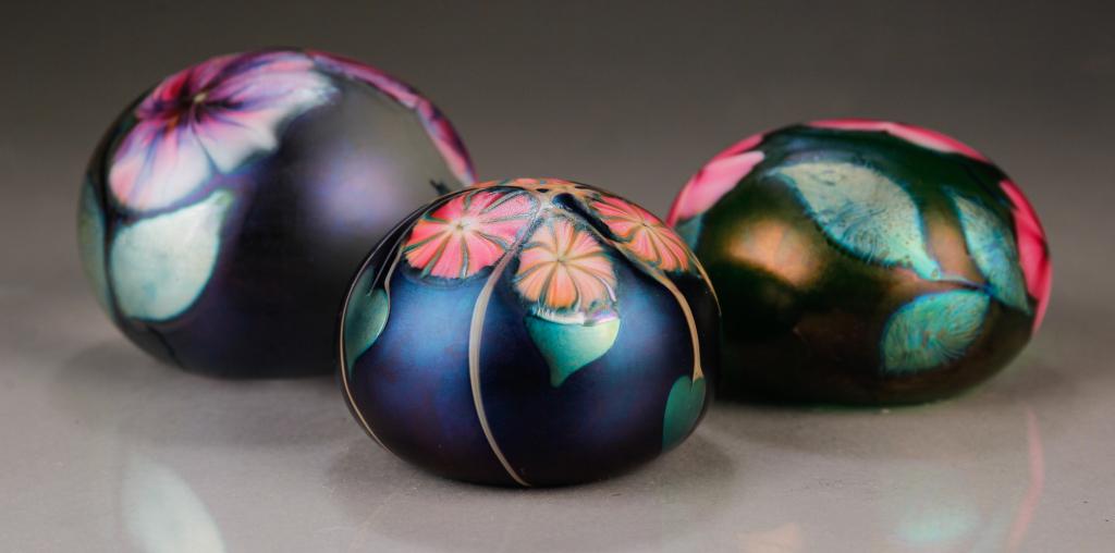 THREE DAVID LOTTON GLASS PAPERWEIGHTS. (1 of 6)