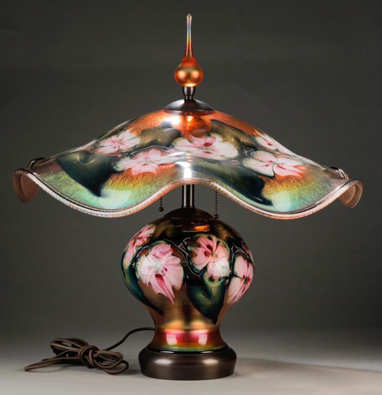 CHARLES LOTTON GOLD GLASS TABLE LAMP. (1 of 5)