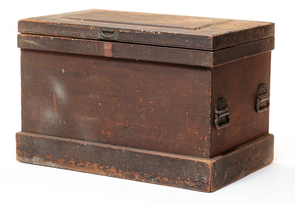 AMERICAN TOOL CHEST. (1 of 10)